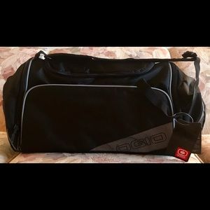 OGIO 4.5 Gym Duffel Bag back pack, Black